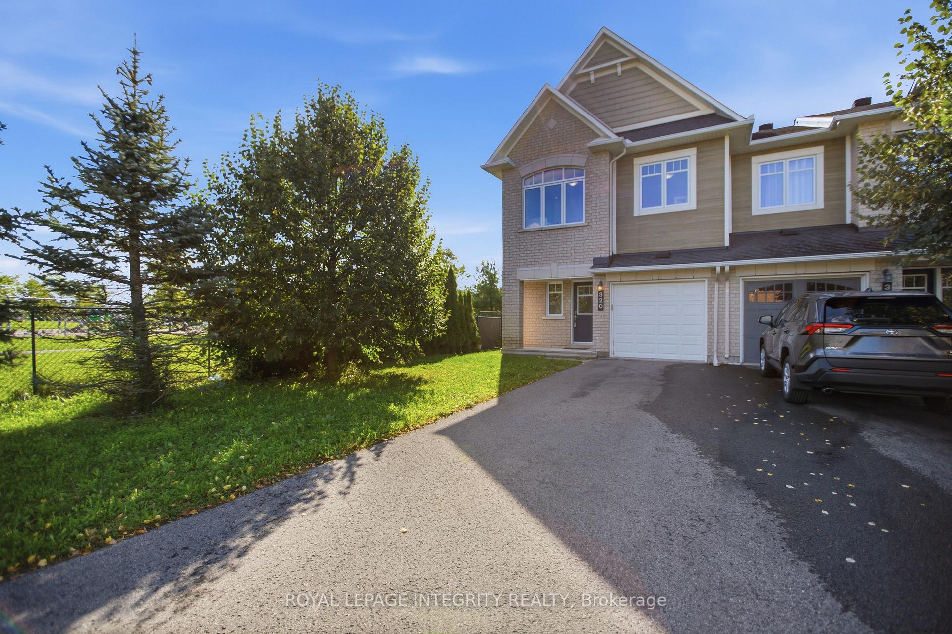 Photo 3 of 320 Tourmaline Crescent, Ottawa, Barrhaven - Strandherd — HOMEH