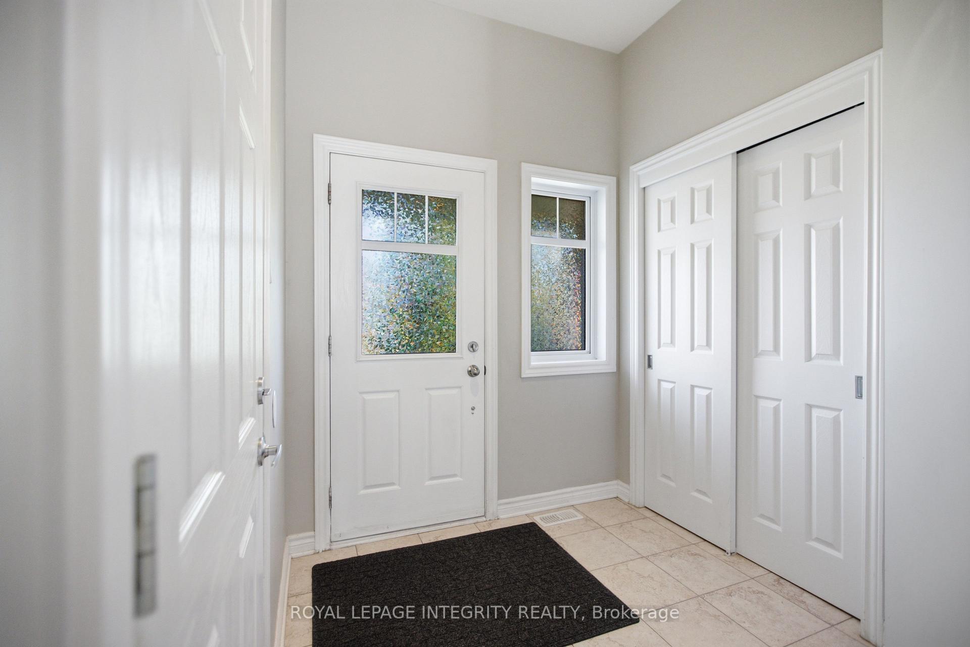 Photo 4 of 320 Tourmaline Crescent, Ottawa, Barrhaven - Strandherd — HOMEH