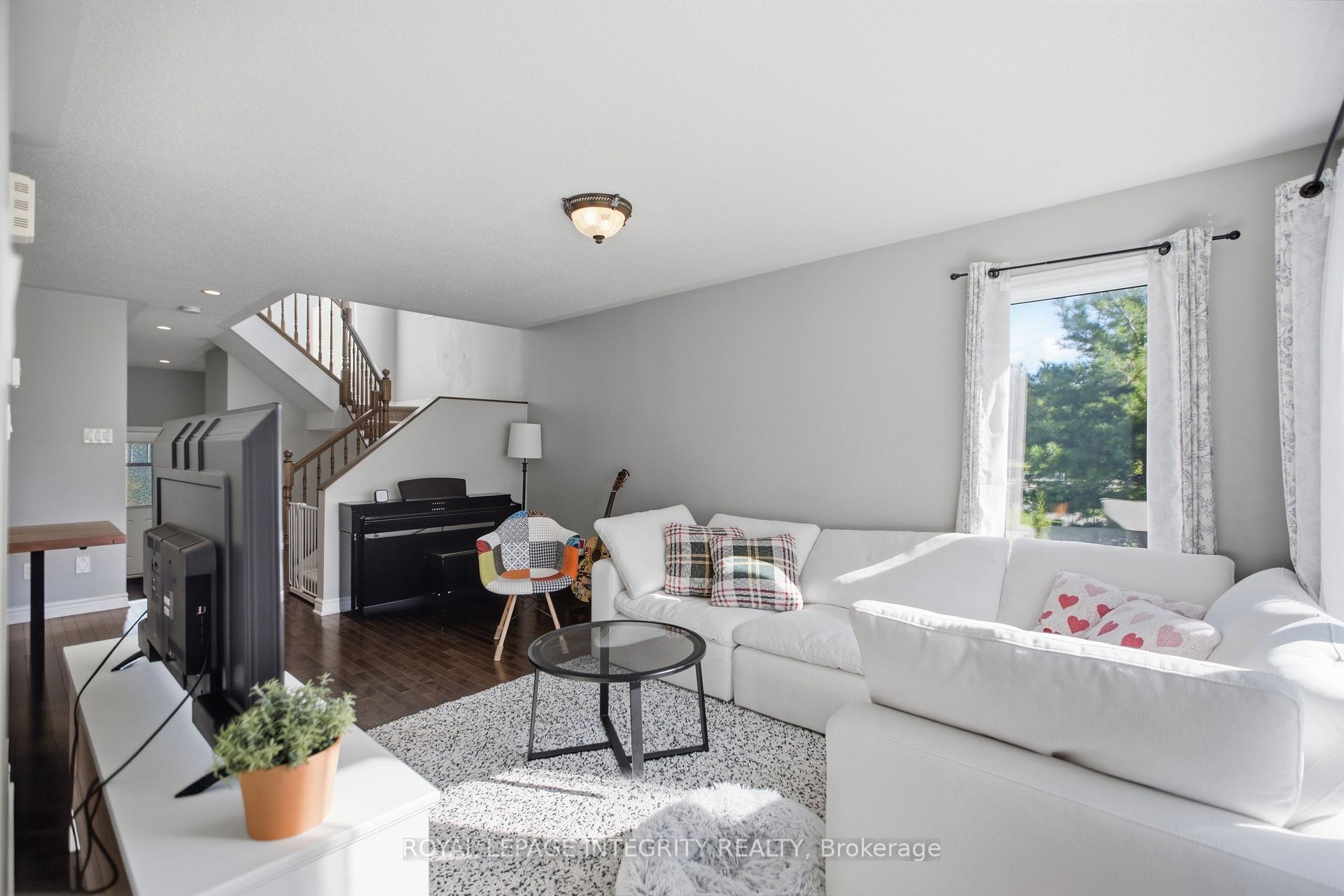 Photo 8 of 320 Tourmaline Crescent, Ottawa, Barrhaven - Strandherd — HOMEH