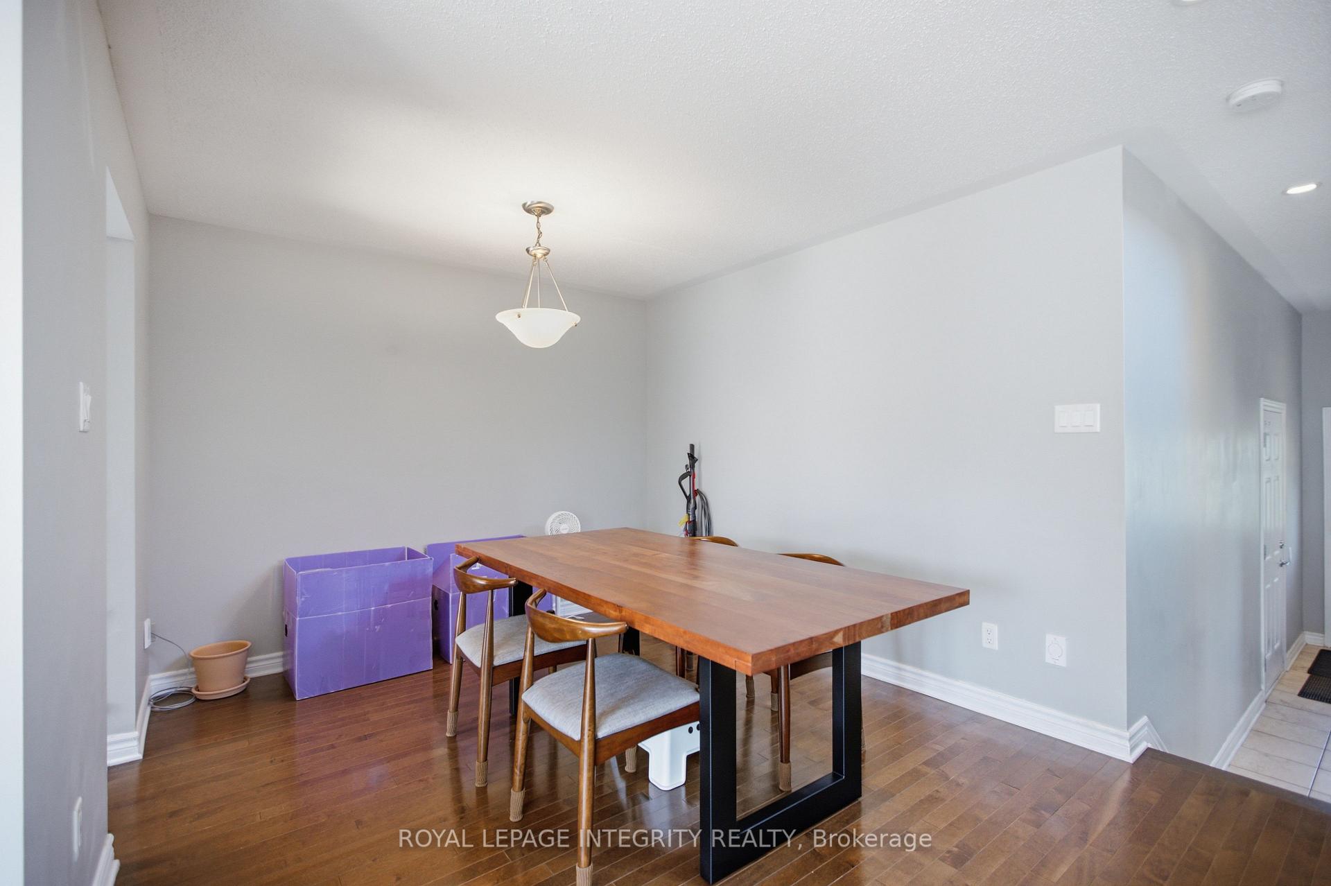 Photo 9 of 320 Tourmaline Crescent, Ottawa, Barrhaven - Strandherd — HOMEH
