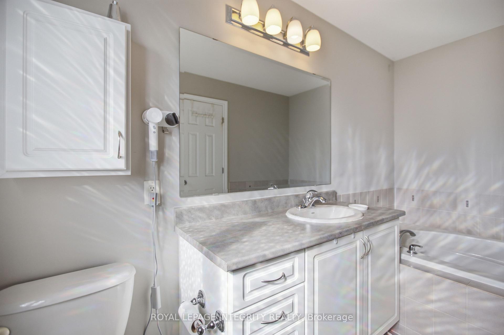 Photo 16 of 320 Tourmaline Crescent, Ottawa, Barrhaven - Strandherd — HOMEH