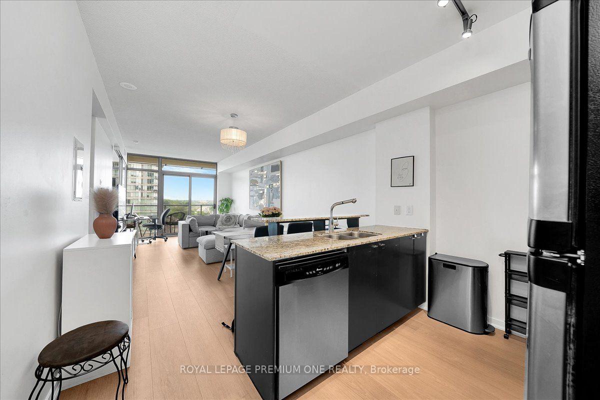 Photo 7 of Unit 901, 103 The Queensway, Toronto, High Park-Swansea — HOMEH