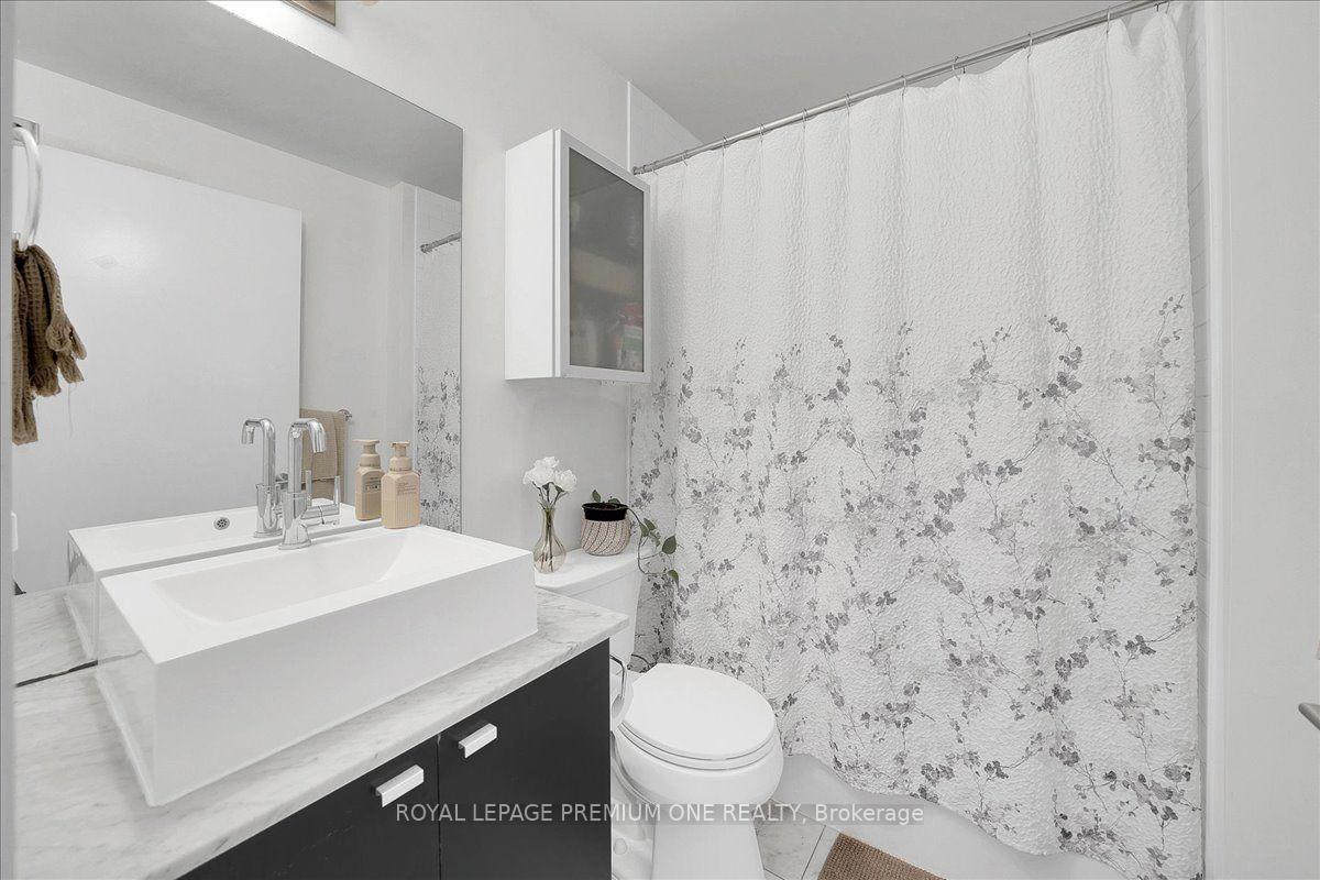 Photo 14 of Unit 901, 103 The Queensway, Toronto, High Park-Swansea — HOMEH