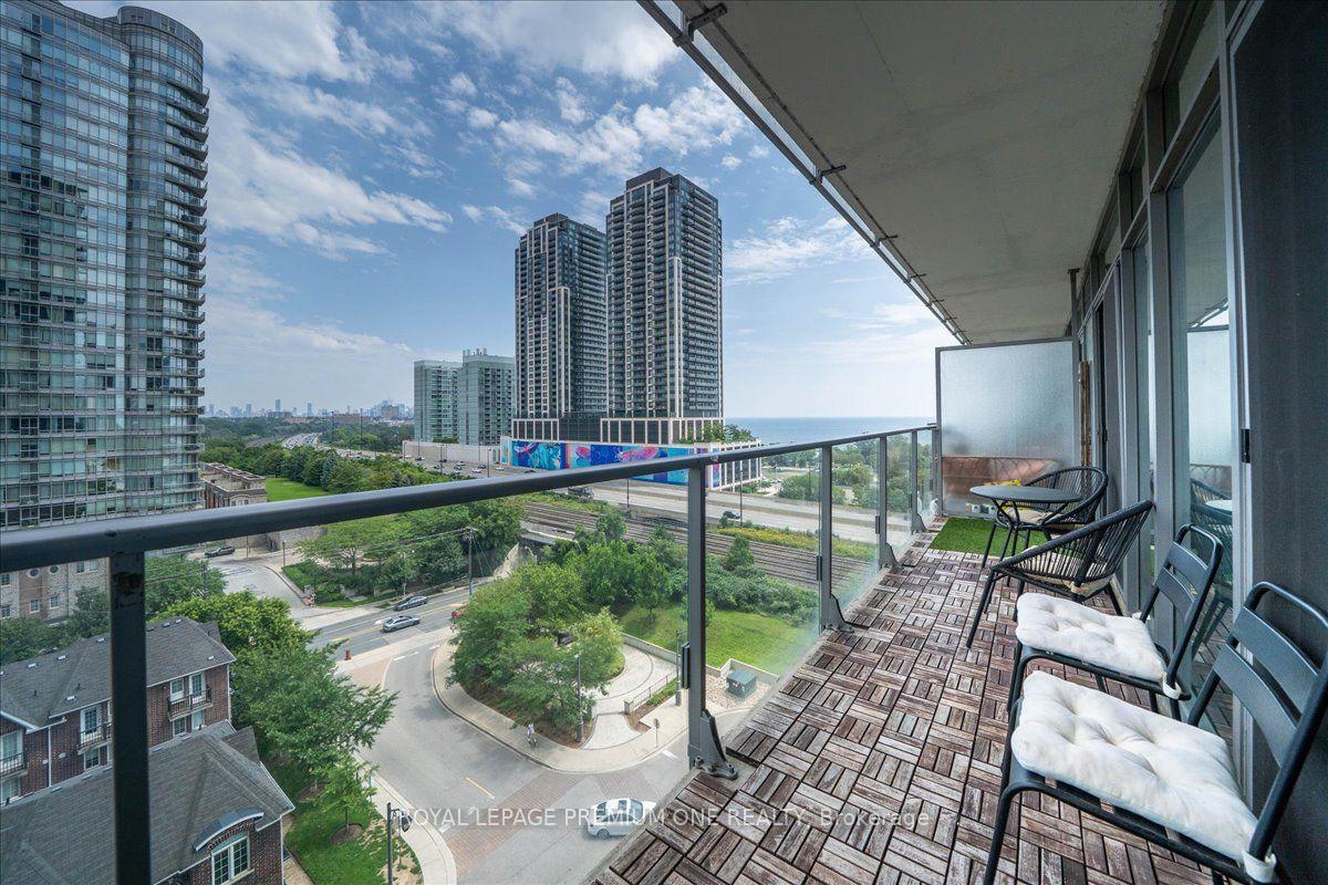 Photo 16 of Unit 901, 103 The Queensway, Toronto, High Park-Swansea — HOMEH