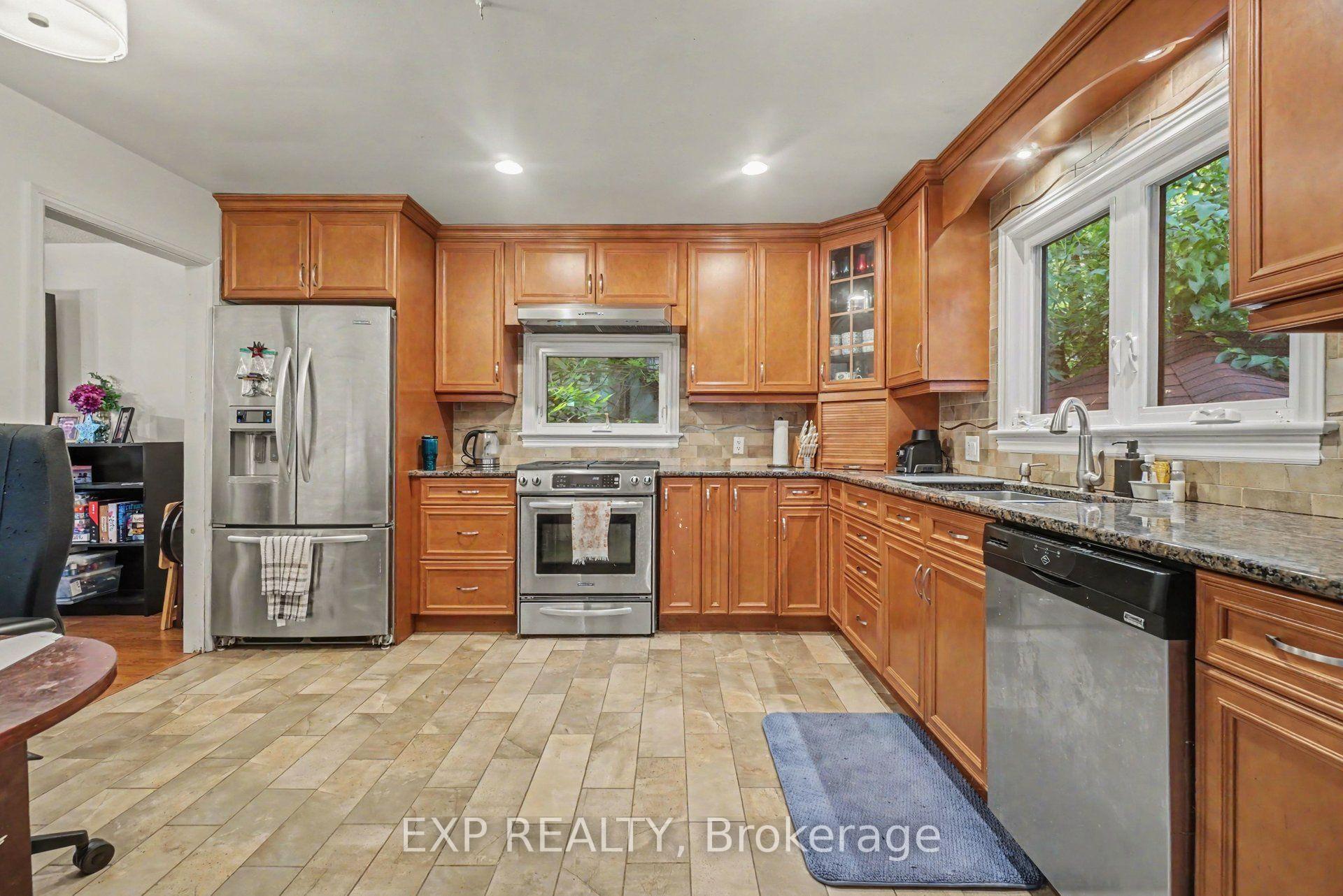 Photo 5 of 105 Donald Street, Ottawa, Overbrook — HOMEH