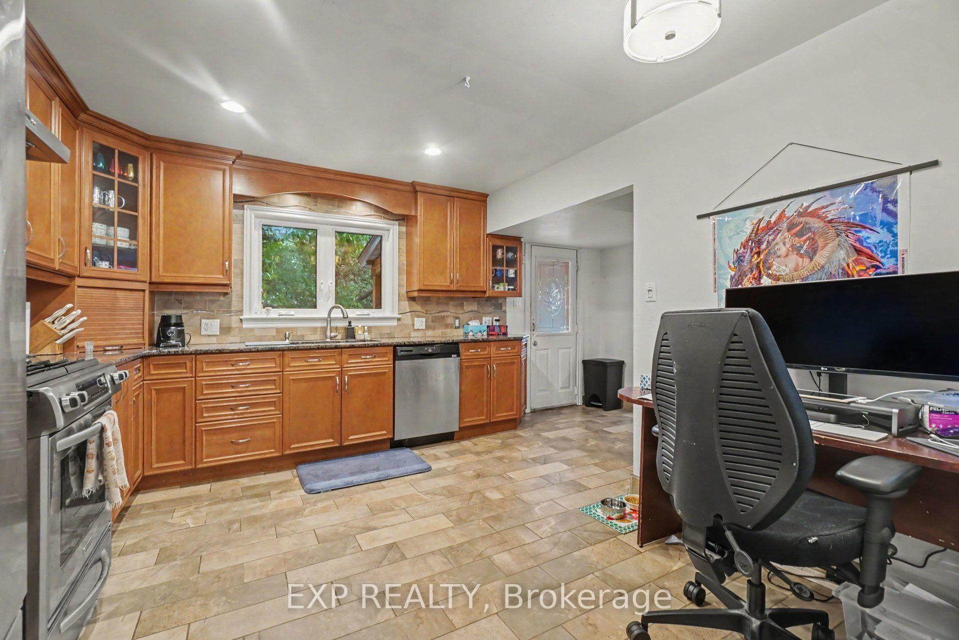 Photo 6 of 105 Donald Street, Ottawa, Overbrook — HOMEH