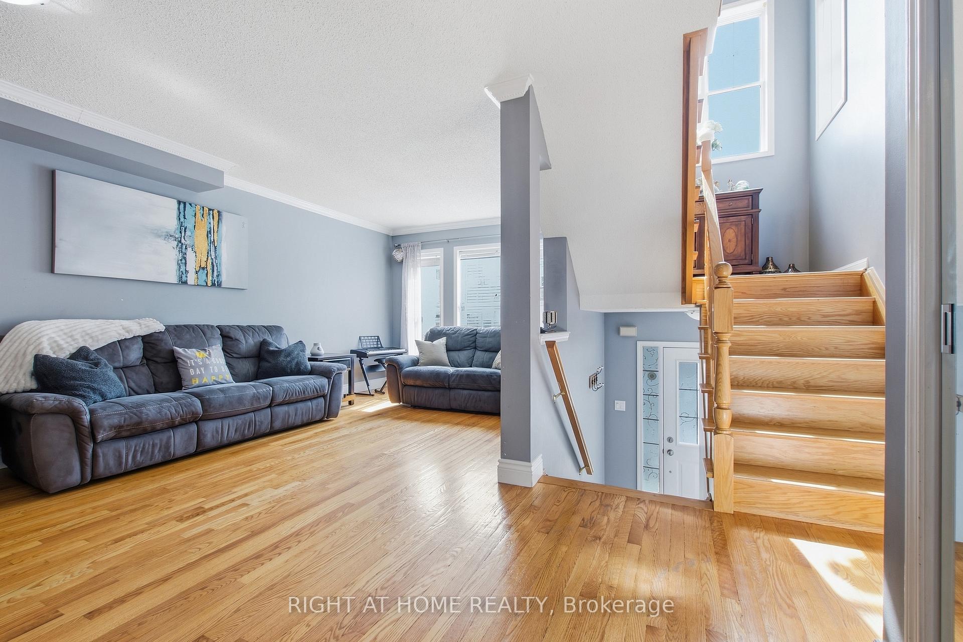 Photo 8 of 85 Seed House Lane, Halton Hills, Georgetown — HOMEH