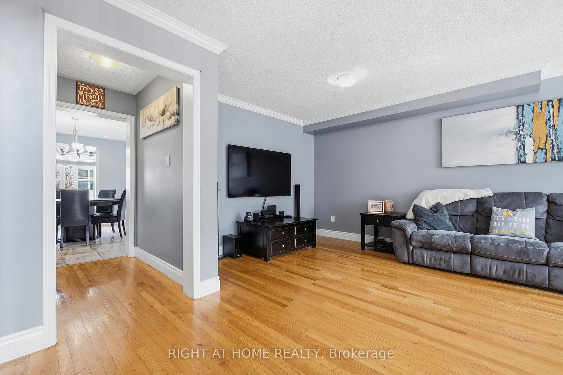 Photo 11 of 85 Seed House Lane, Halton Hills, Georgetown — HOMEH