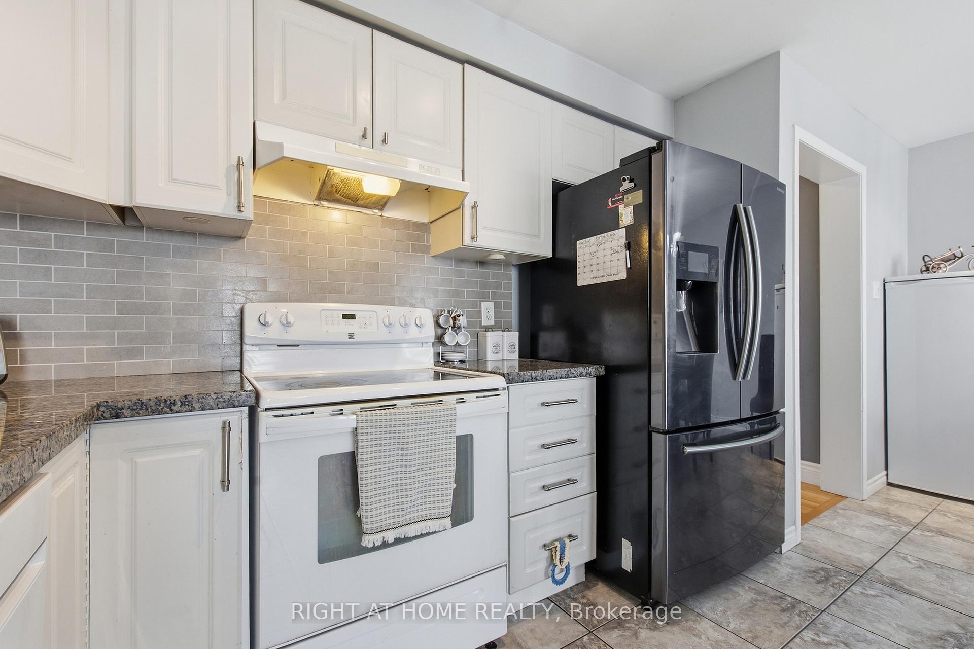 Photo 17 of 85 Seed House Lane, Halton Hills, Georgetown — HOMEH