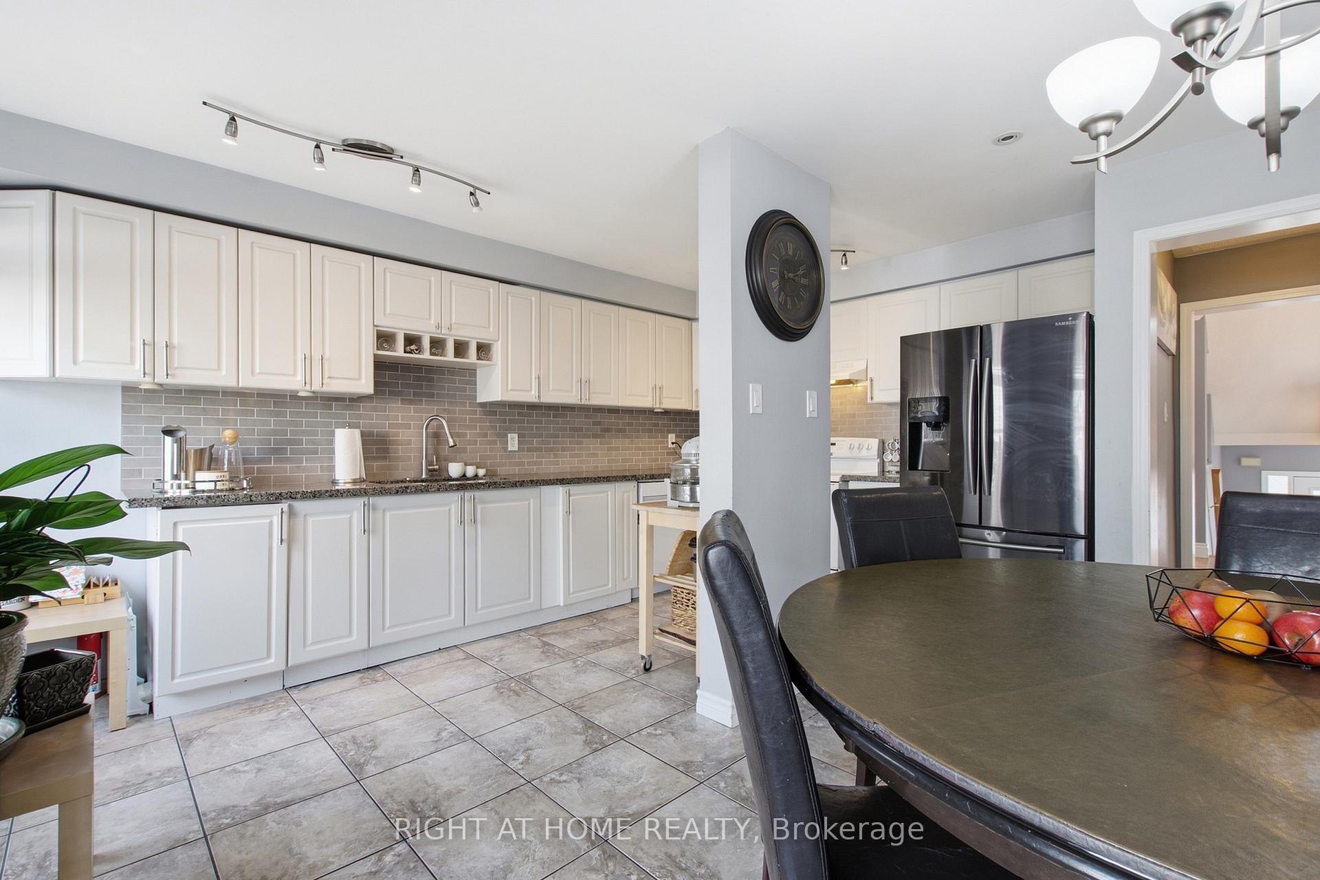 Photo 19 of 85 Seed House Lane, Halton Hills, Georgetown — HOMEH