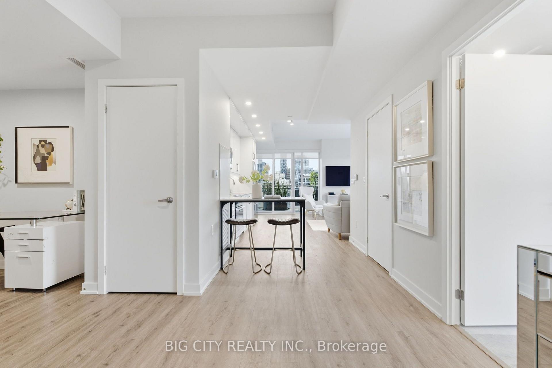 Photo 9 of Unit 1006, 1 Cardiff Road, Toronto, Mount Pleasant East — HOMEH