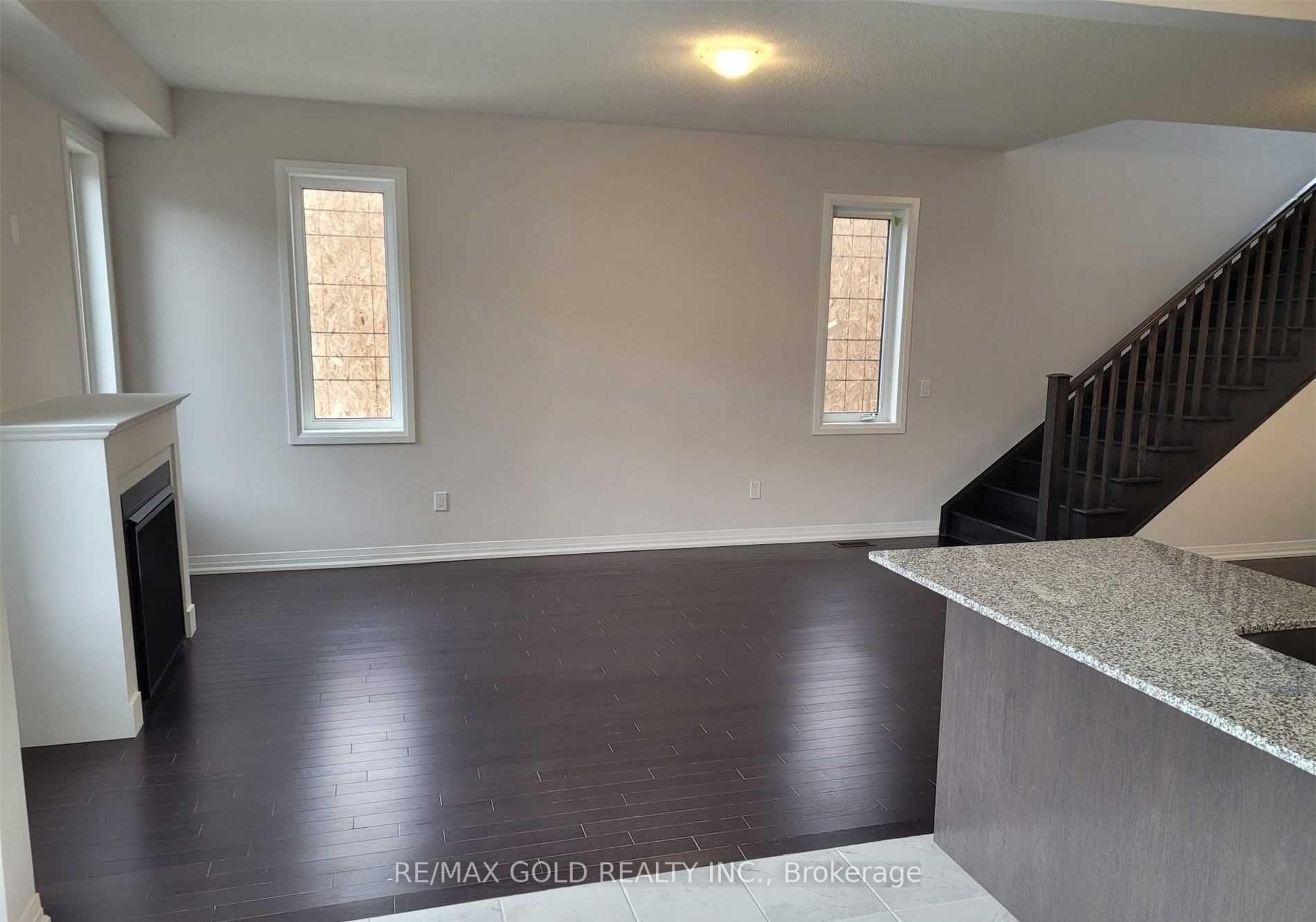 Photo 6 of 28 Weylie Street, Hamilton, Mount Hope — HOMEH
