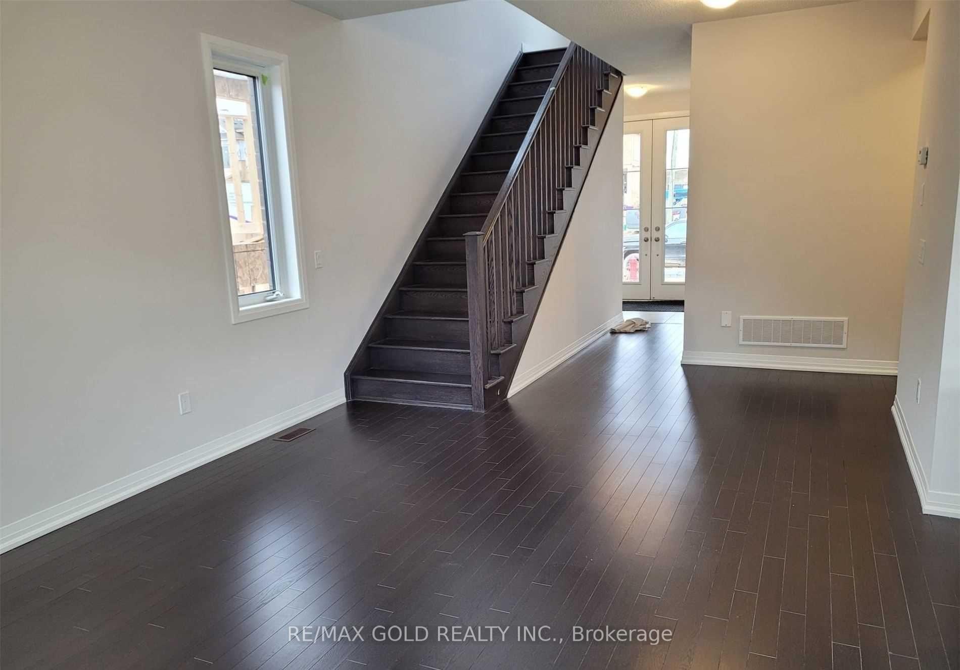 Photo 7 of 28 Weylie Street, Hamilton, Mount Hope — HOMEH