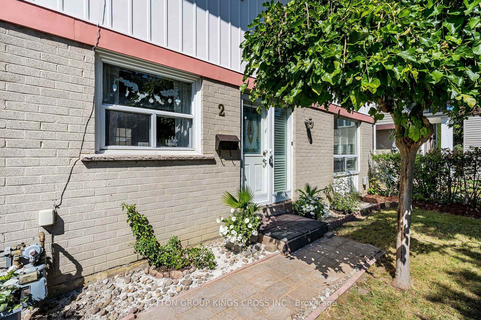 Photo 5 of 2 Hemlark Court, Brampton, Central Park — HOMEH