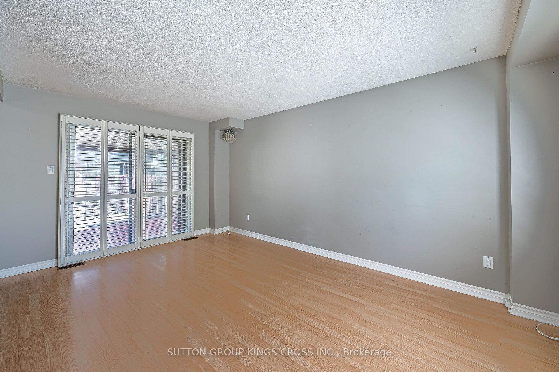 Photo 8 of 2 Hemlark Court, Brampton, Central Park — HOMEH