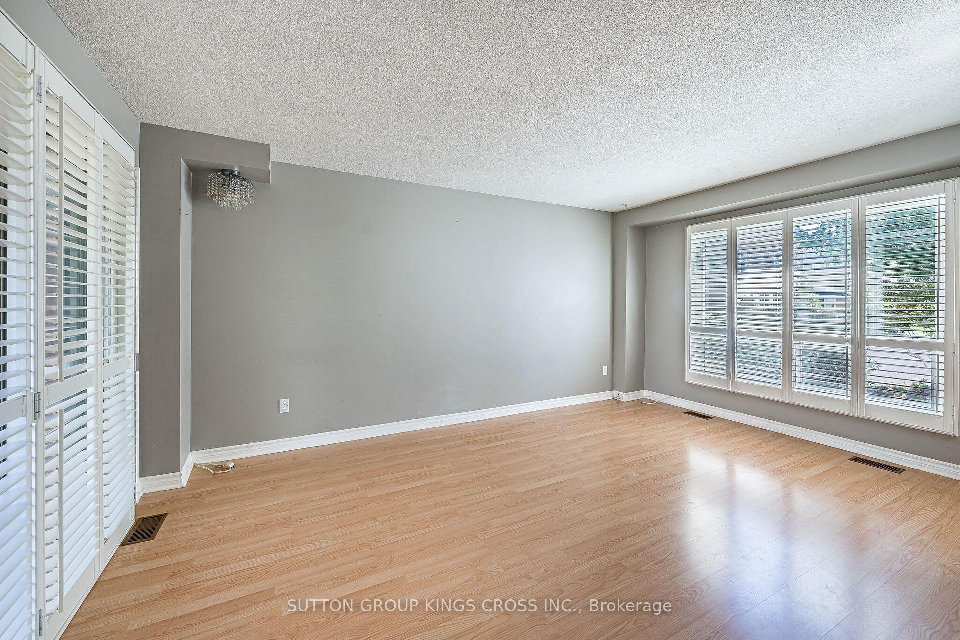 Photo 9 of 2 Hemlark Court, Brampton, Central Park — HOMEH