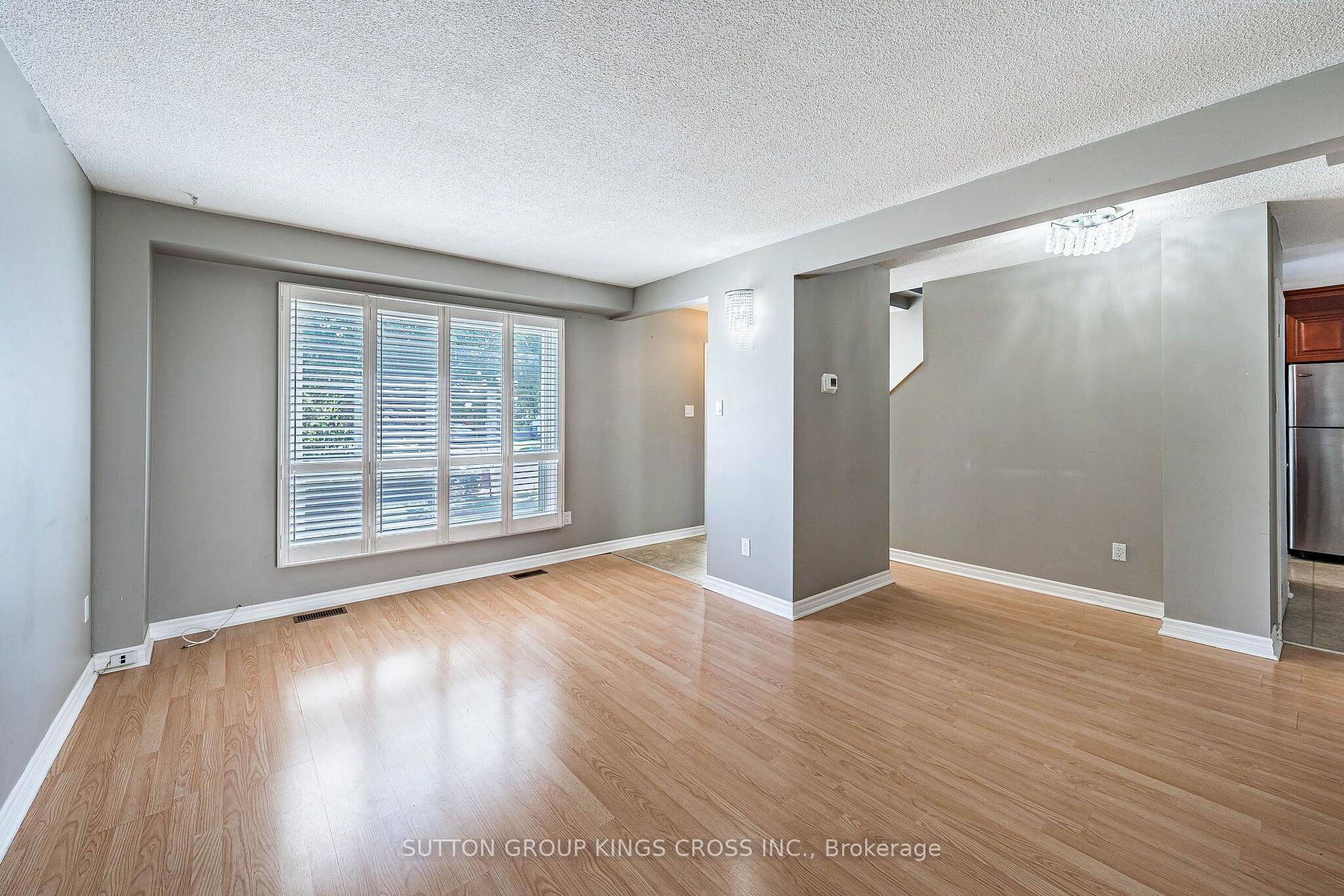 Photo 10 of 2 Hemlark Court, Brampton, Central Park — HOMEH