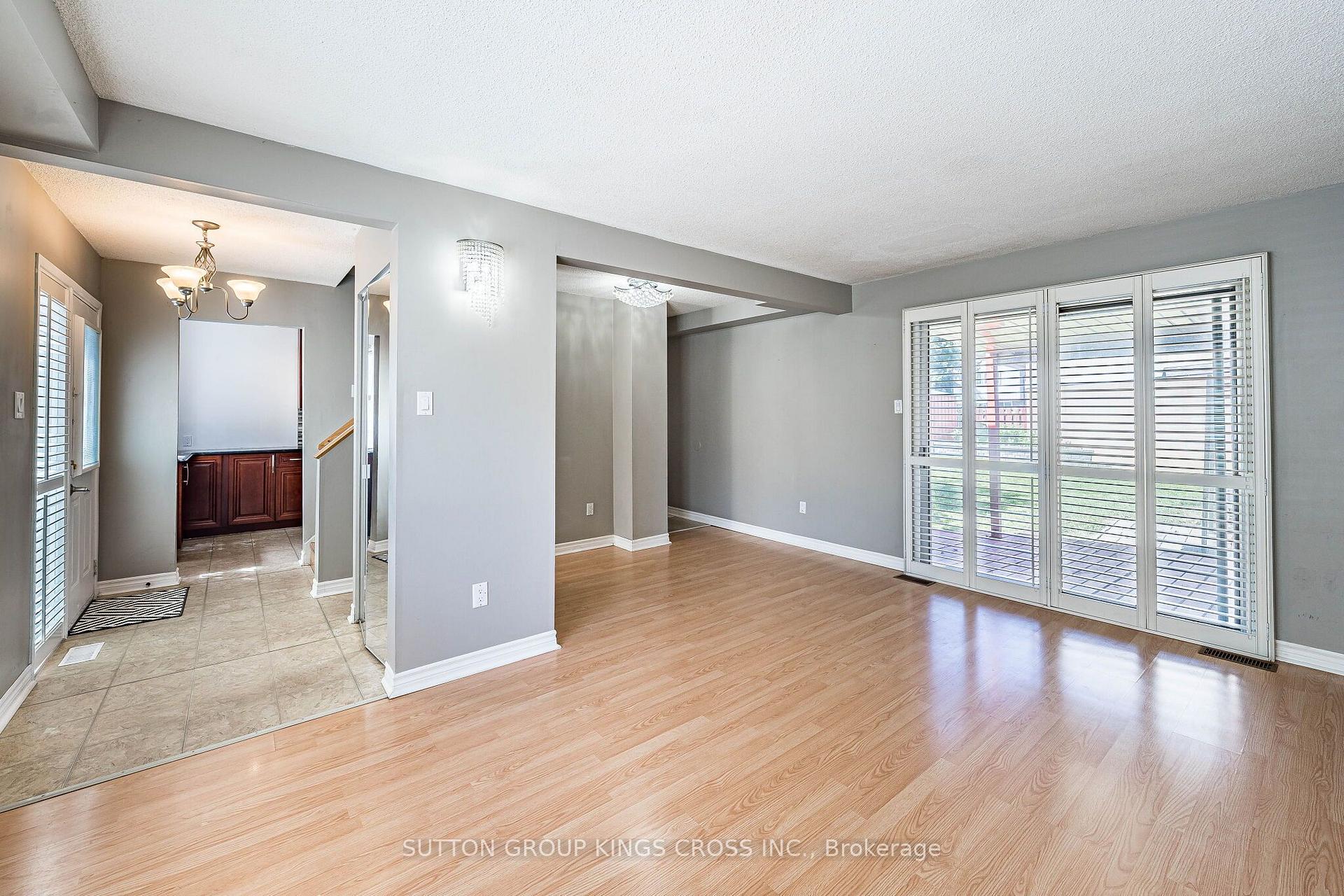 Photo 11 of 2 Hemlark Court, Brampton, Central Park — HOMEH