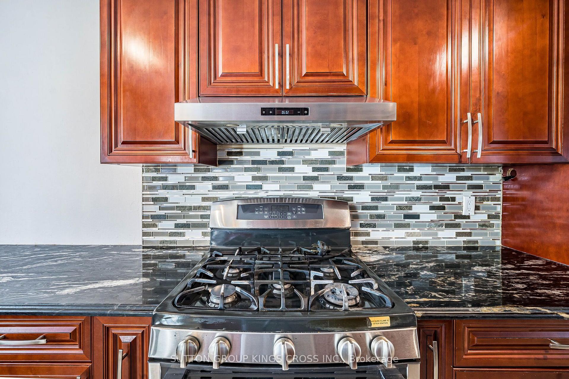 Photo 19 of 2 Hemlark Court, Brampton, Central Park — HOMEH