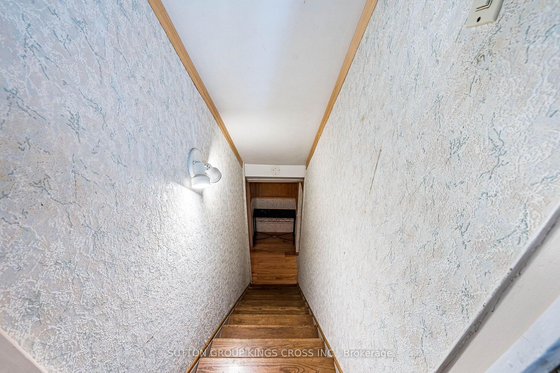 Photo 34 of 2 Hemlark Court, Brampton, Central Park — HOMEH
