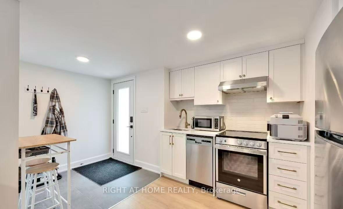 Photo 4 of Unit #2, 1316 Dochester Ave, Ottawa, Carlington — HOMEH