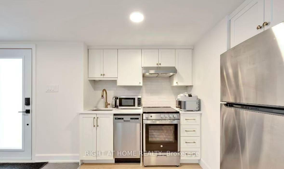 Photo 5 of Unit #2, 1316 Dochester Ave, Ottawa, Carlington — HOMEH