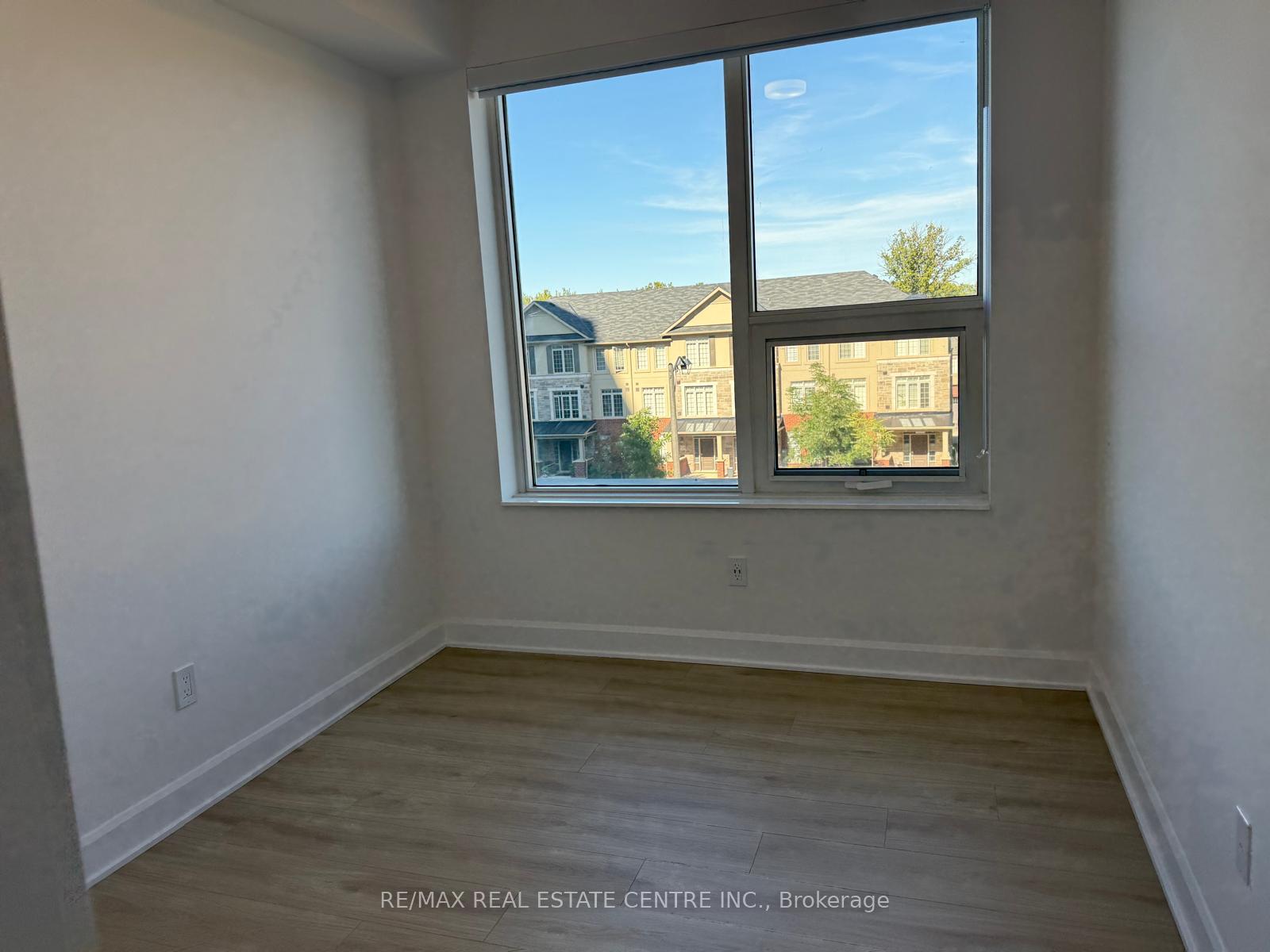 Photo 5 of Unit 310, 3240 William Coltson Avenue, Oakville, Joshua Meadows — HOMEH