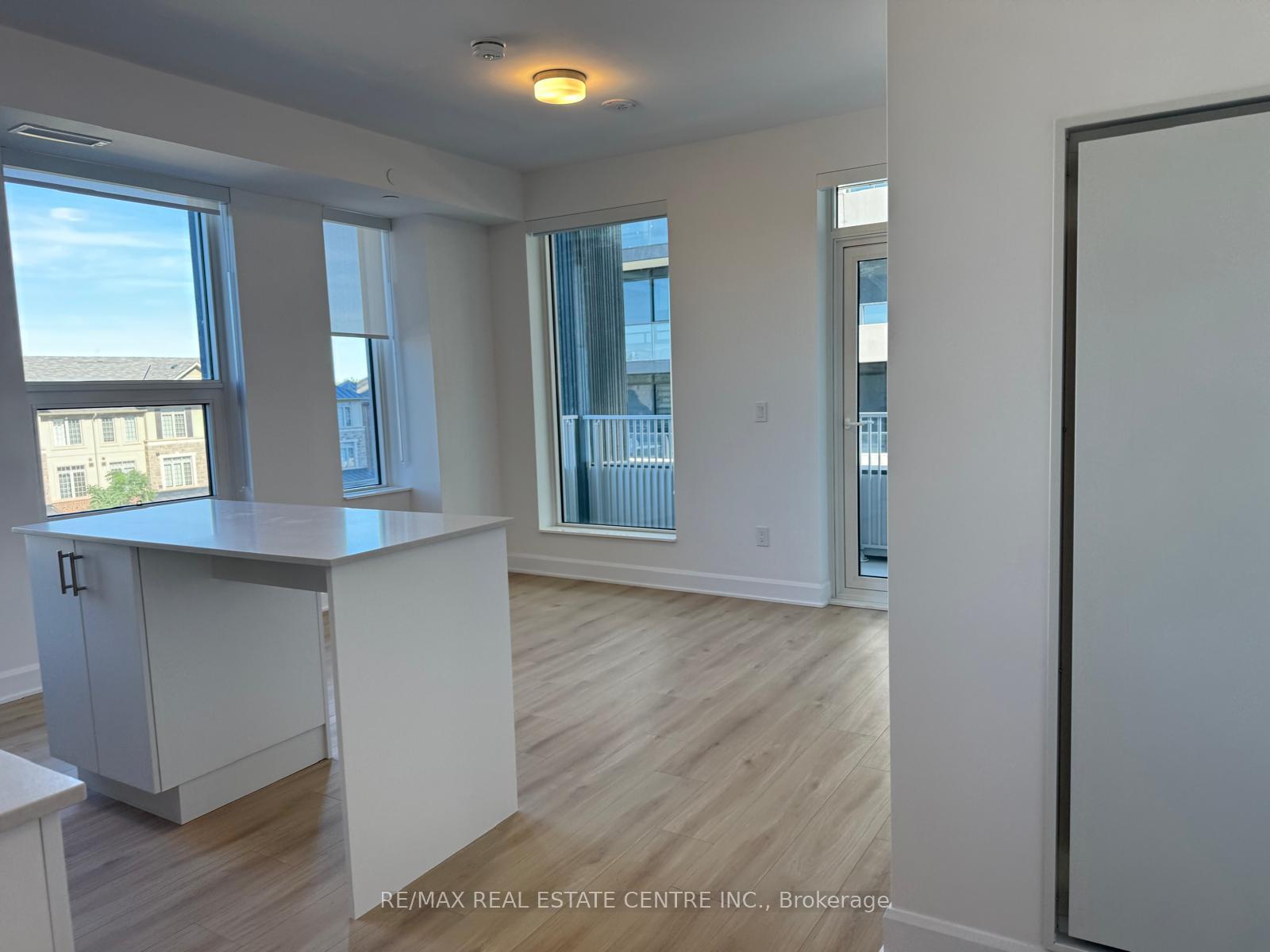 Photo 11 of Unit 310, 3240 William Coltson Avenue, Oakville, Joshua Meadows — HOMEH