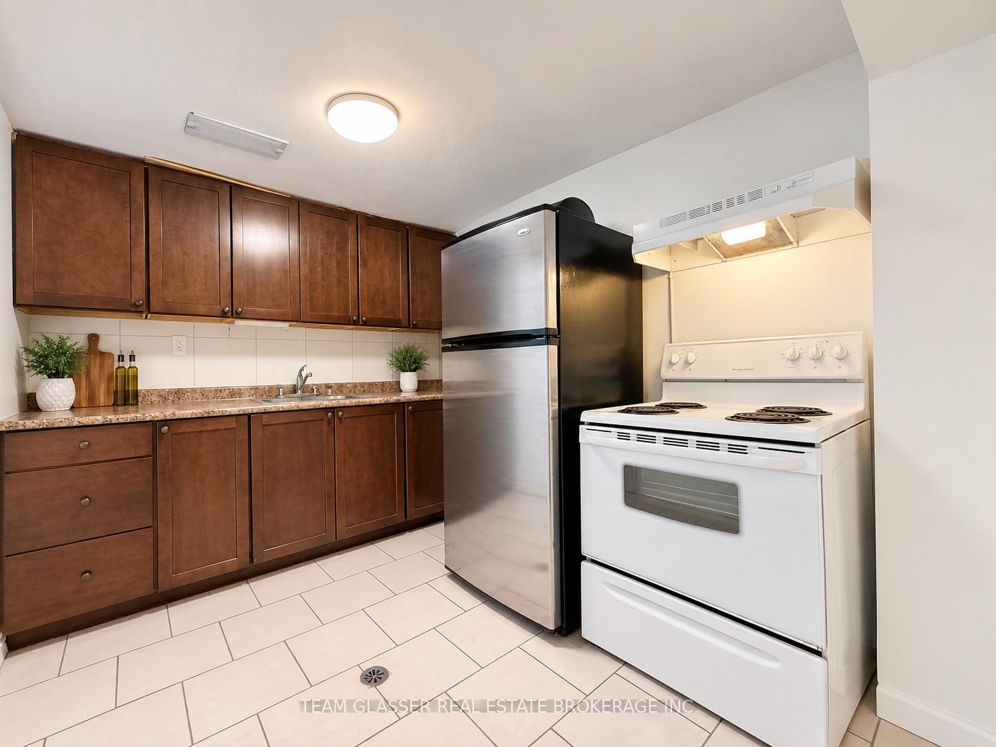 Photo 5 of Unit Lower, 884 Trafalgar Street, London, East L — HOMEH