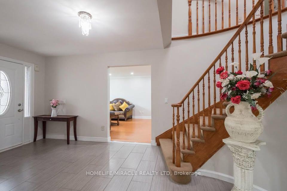 Photo 6 of 26 Blueberry Drive, Hamilton, Riverdale — HOMEH