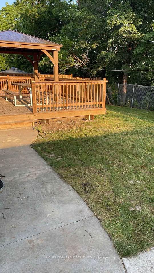 Photo 15 of 26 Blueberry Drive, Hamilton, Riverdale — HOMEH