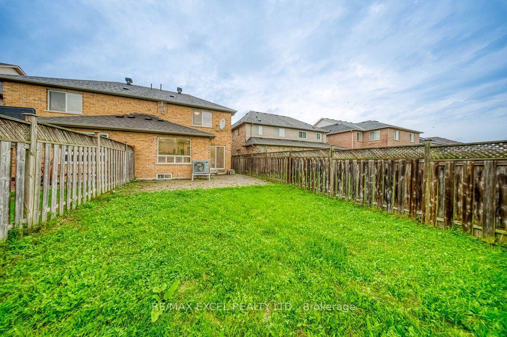 Photo 32 of 561 Caboto Trail, Markham, Village Green-South Unionville — HOMEH