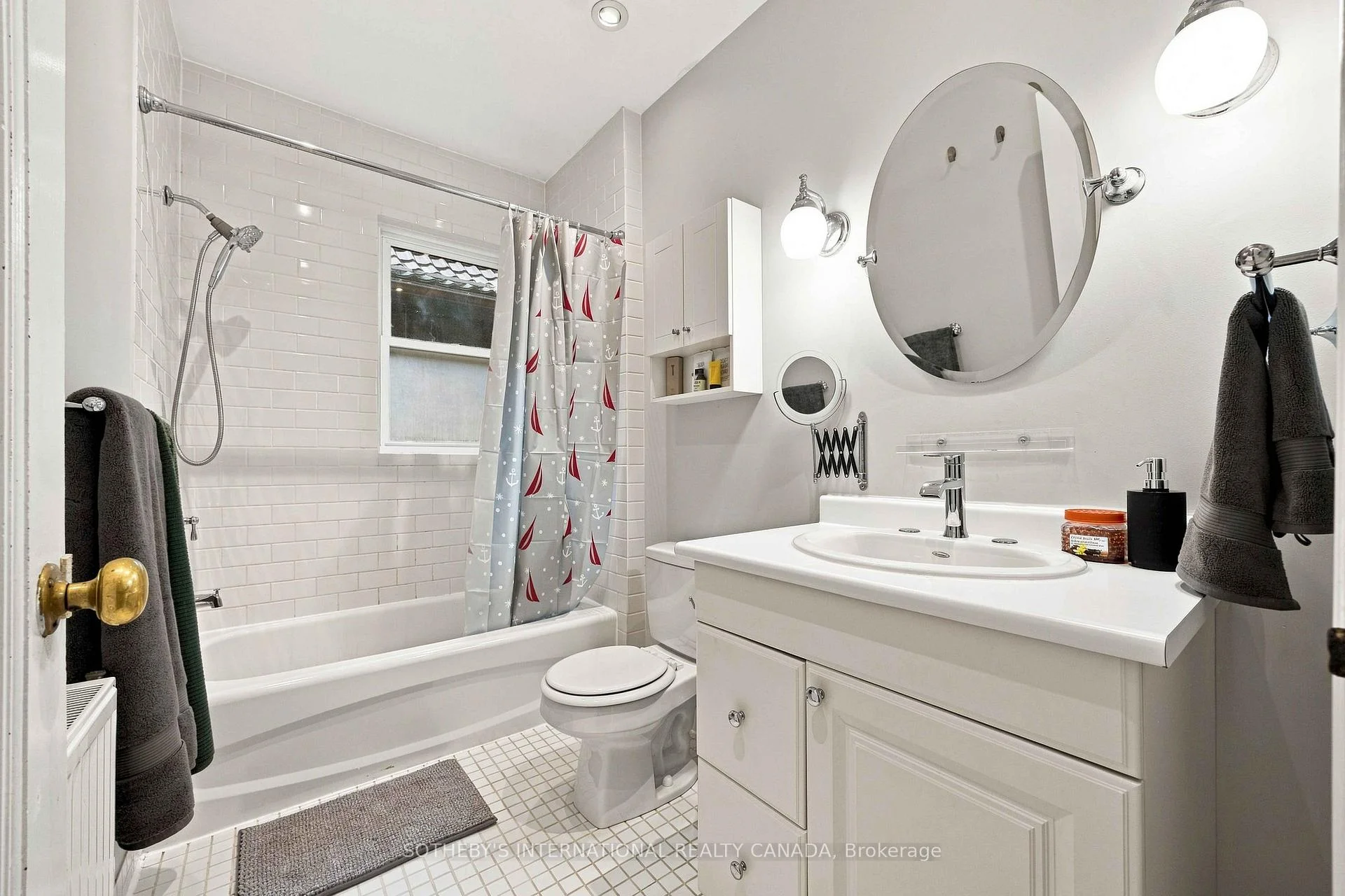 Photo 24 of Unit Upper, 14 Kilbarry Road, Toronto, Yonge-St. Clair — HOMEH