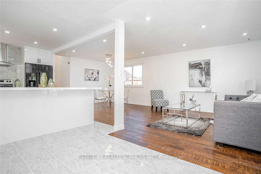 Photo 10 of 80 Addington Crescent, Brampton, Avondale — HOMEH
