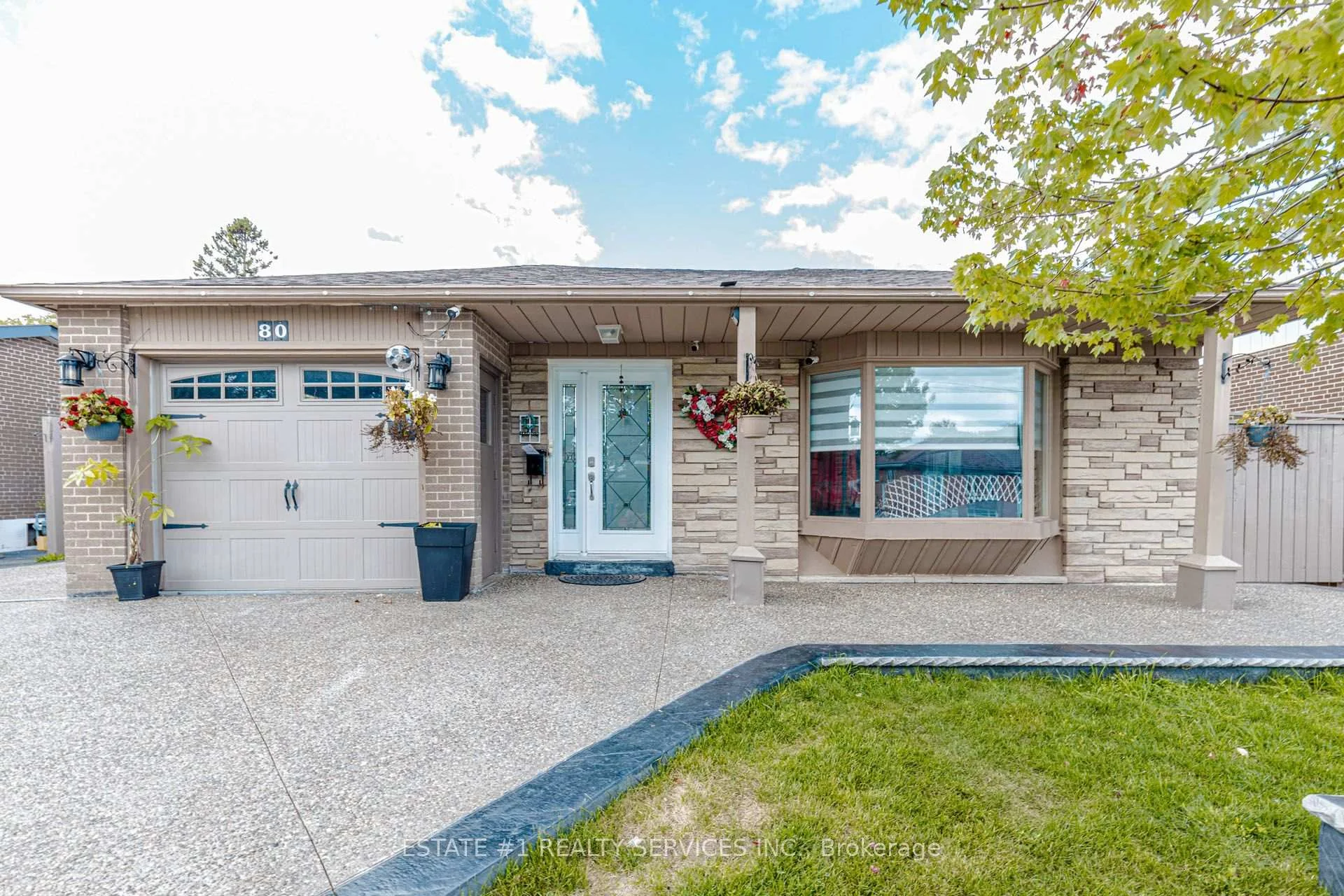 Photo 9 of 80 Addington Crescent, Brampton, Avondale — HOMEH