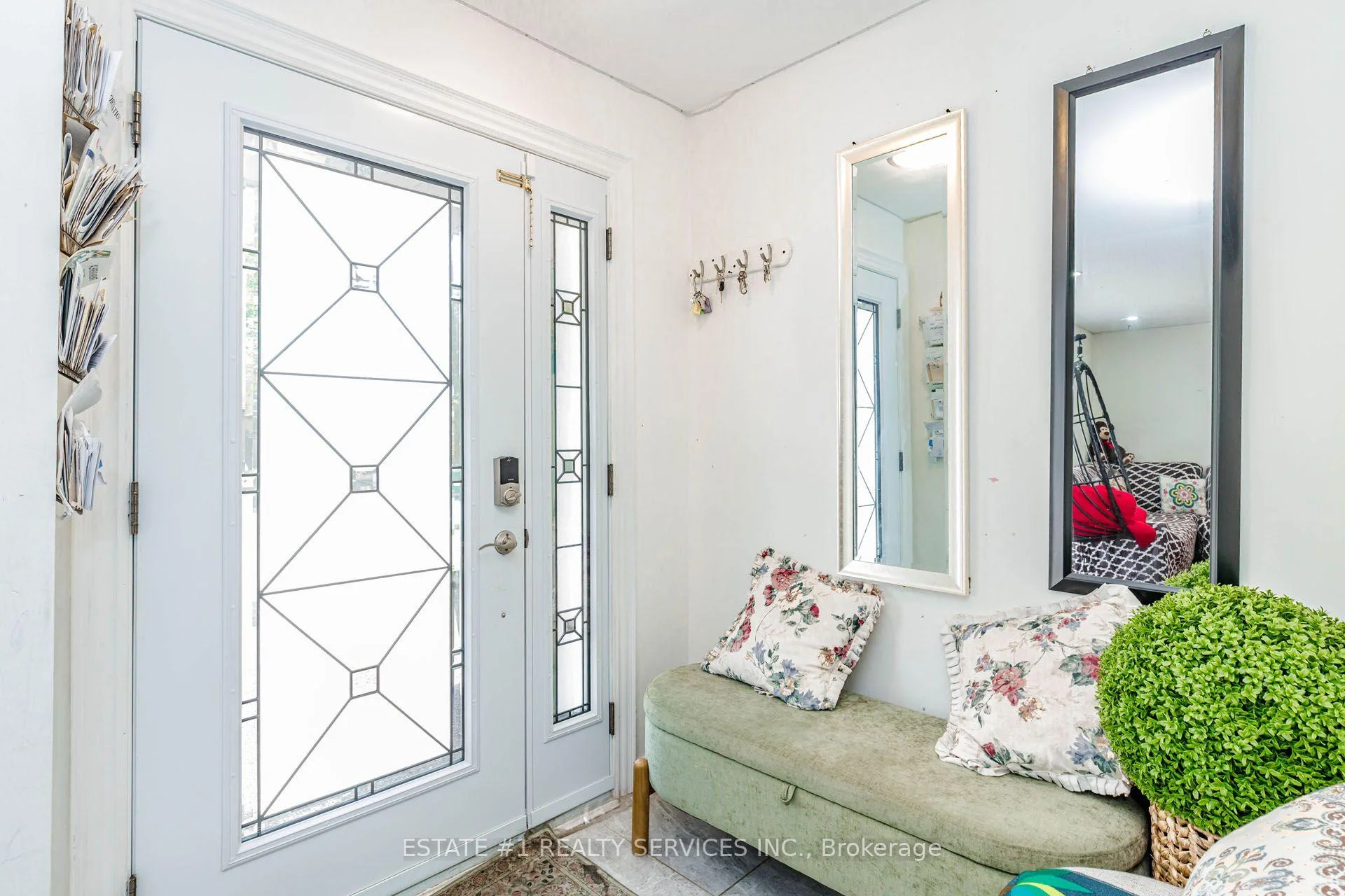 Photo 12 of 80 Addington Crescent, Brampton, Avondale — HOMEH