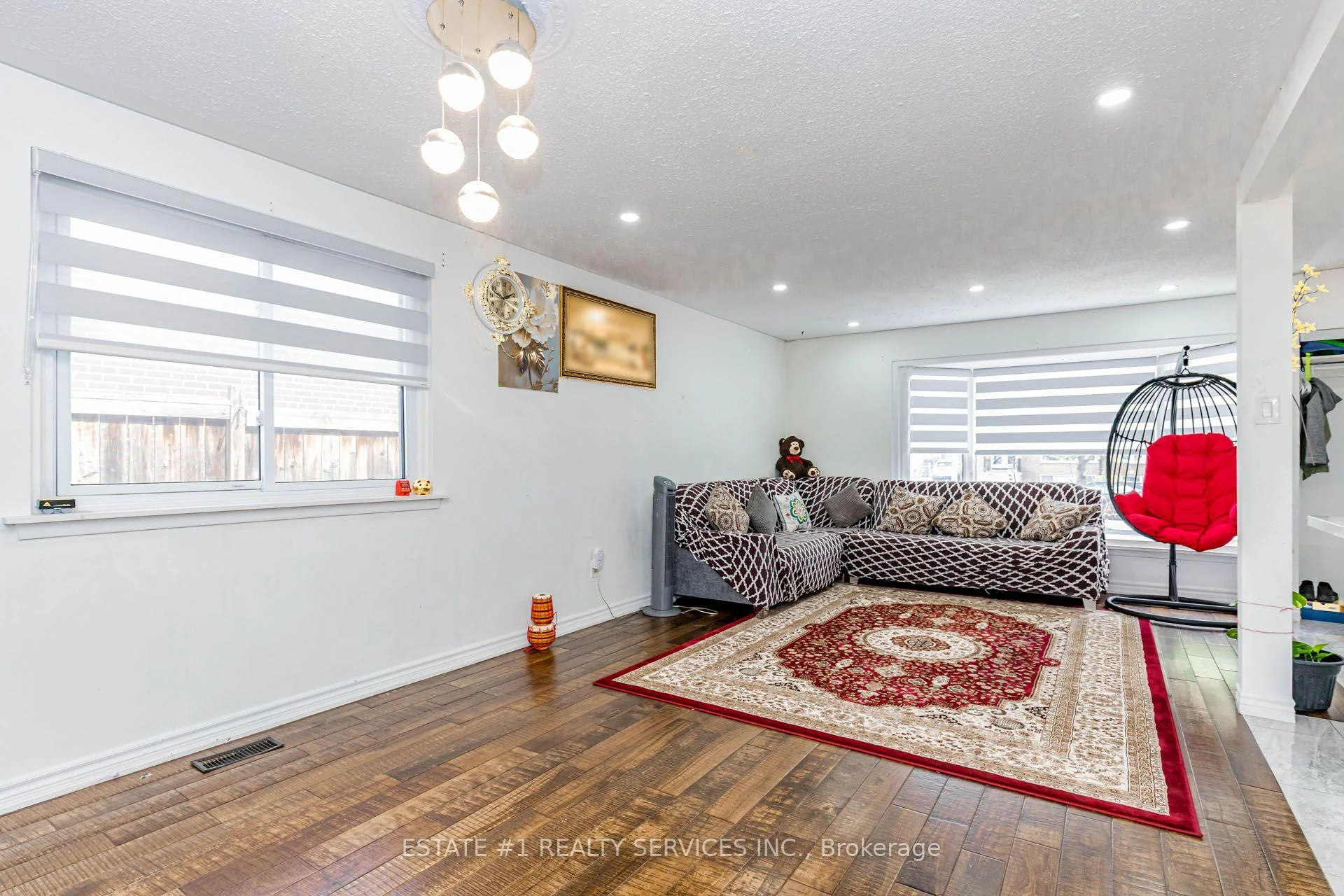 Photo 18 of 80 Addington Crescent, Brampton, Avondale — HOMEH