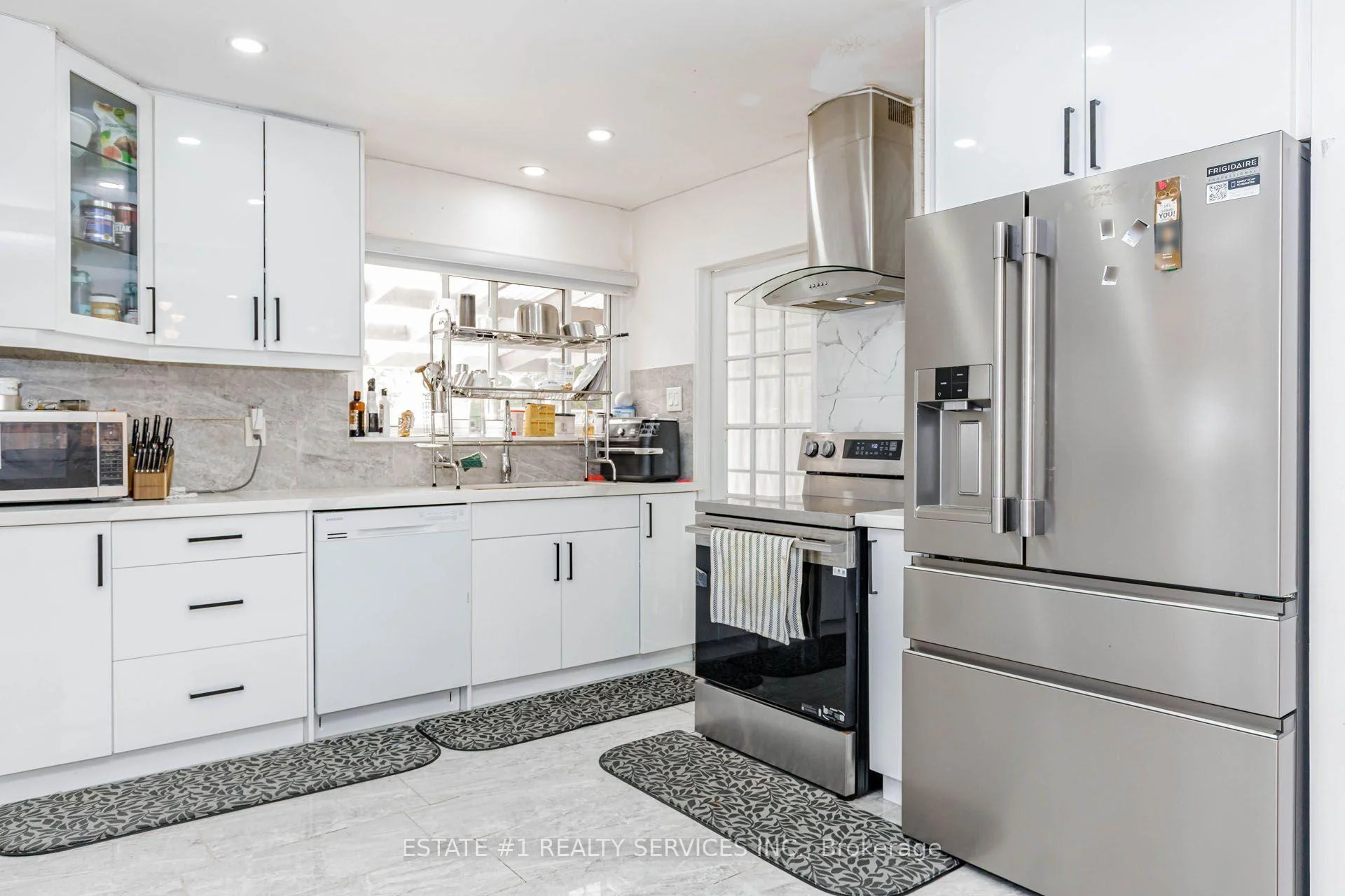 Photo 23 of 80 Addington Crescent, Brampton, Avondale — HOMEH