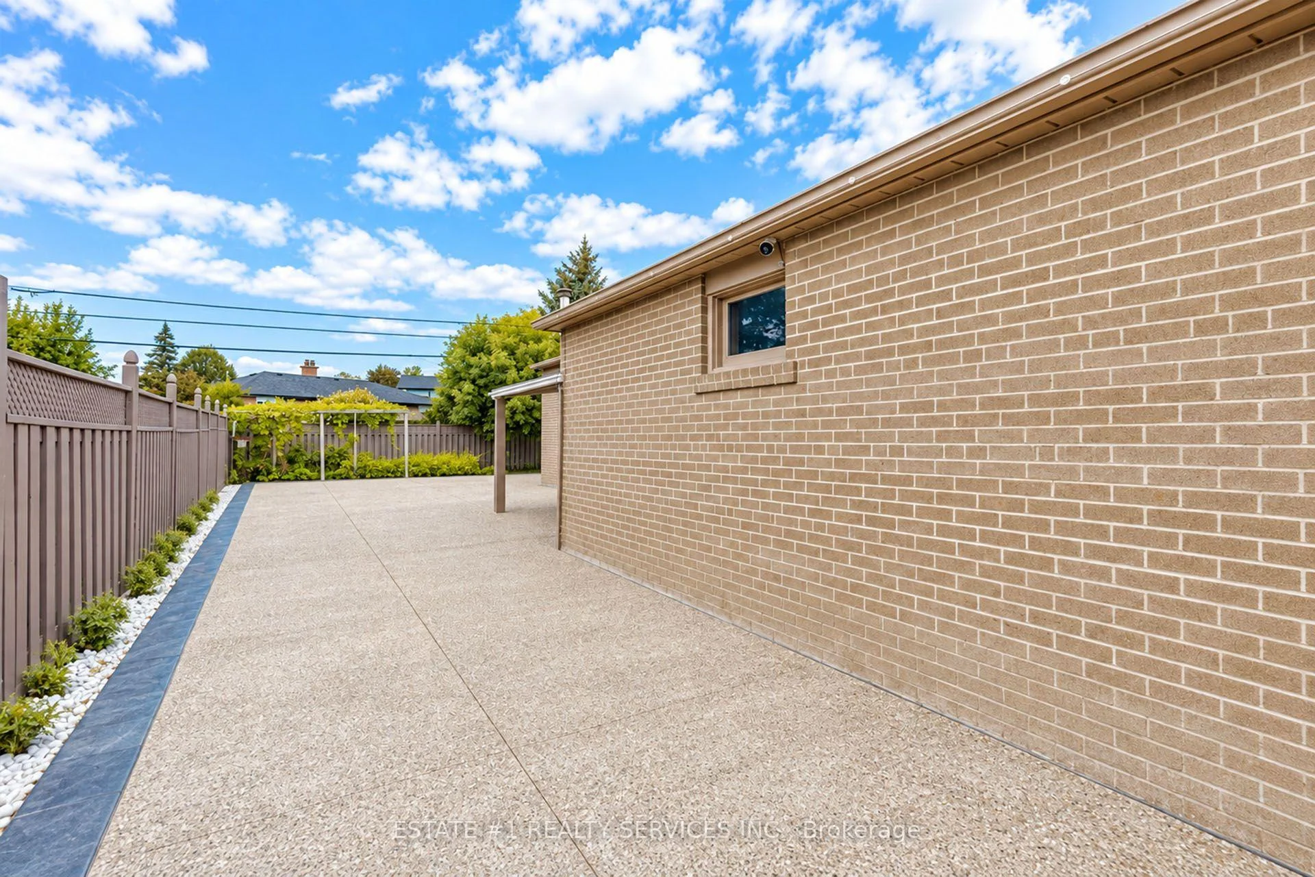 Photo 50 of 80 Addington Crescent, Brampton, Avondale — HOMEH