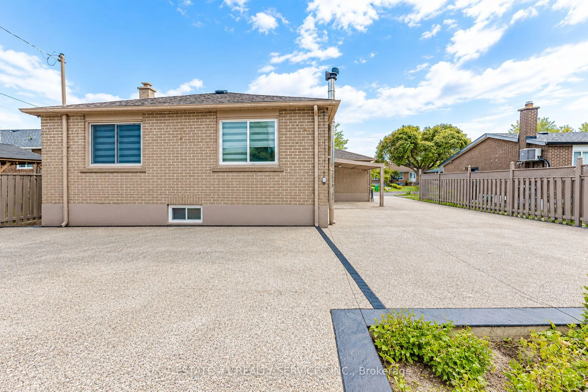 Photo 56 of 80 Addington Crescent, Brampton, Avondale — HOMEH