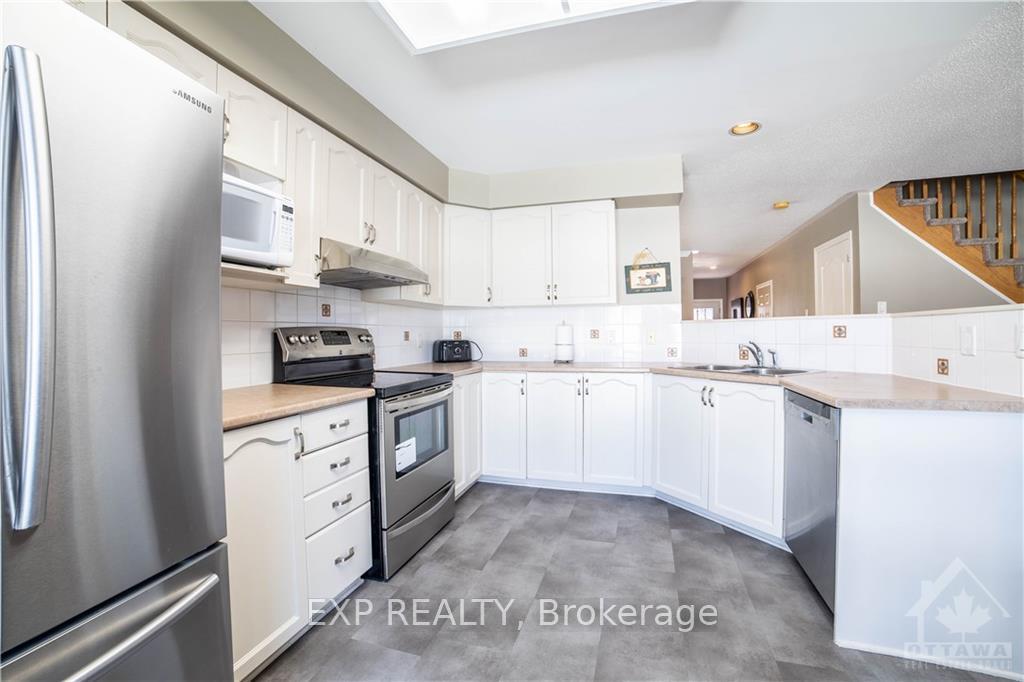 Photo 9 of 40 Alameda Way, Ottawa, Barrhaven - Longfields — HOMEH