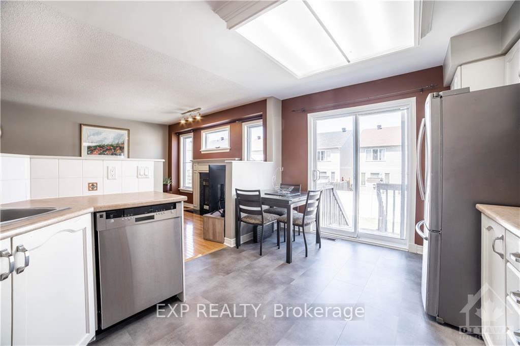 Photo 10 of 40 Alameda Way, Ottawa, Barrhaven - Longfields — HOMEH