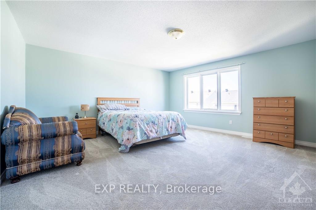 Photo 12 of 40 Alameda Way, Ottawa, Barrhaven - Longfields — HOMEH