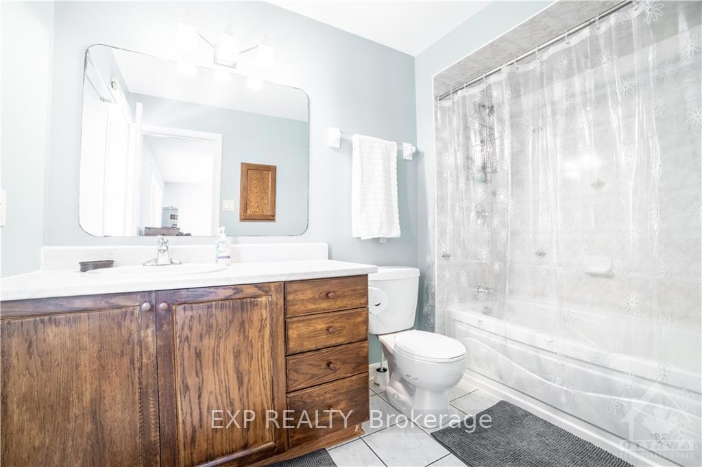 Photo 14 of 40 Alameda Way, Ottawa, Barrhaven - Longfields — HOMEH