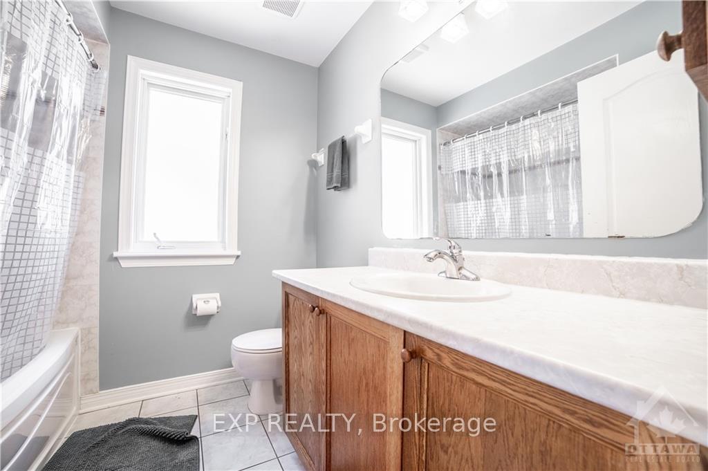 Photo 15 of 40 Alameda Way, Ottawa, Barrhaven - Longfields — HOMEH