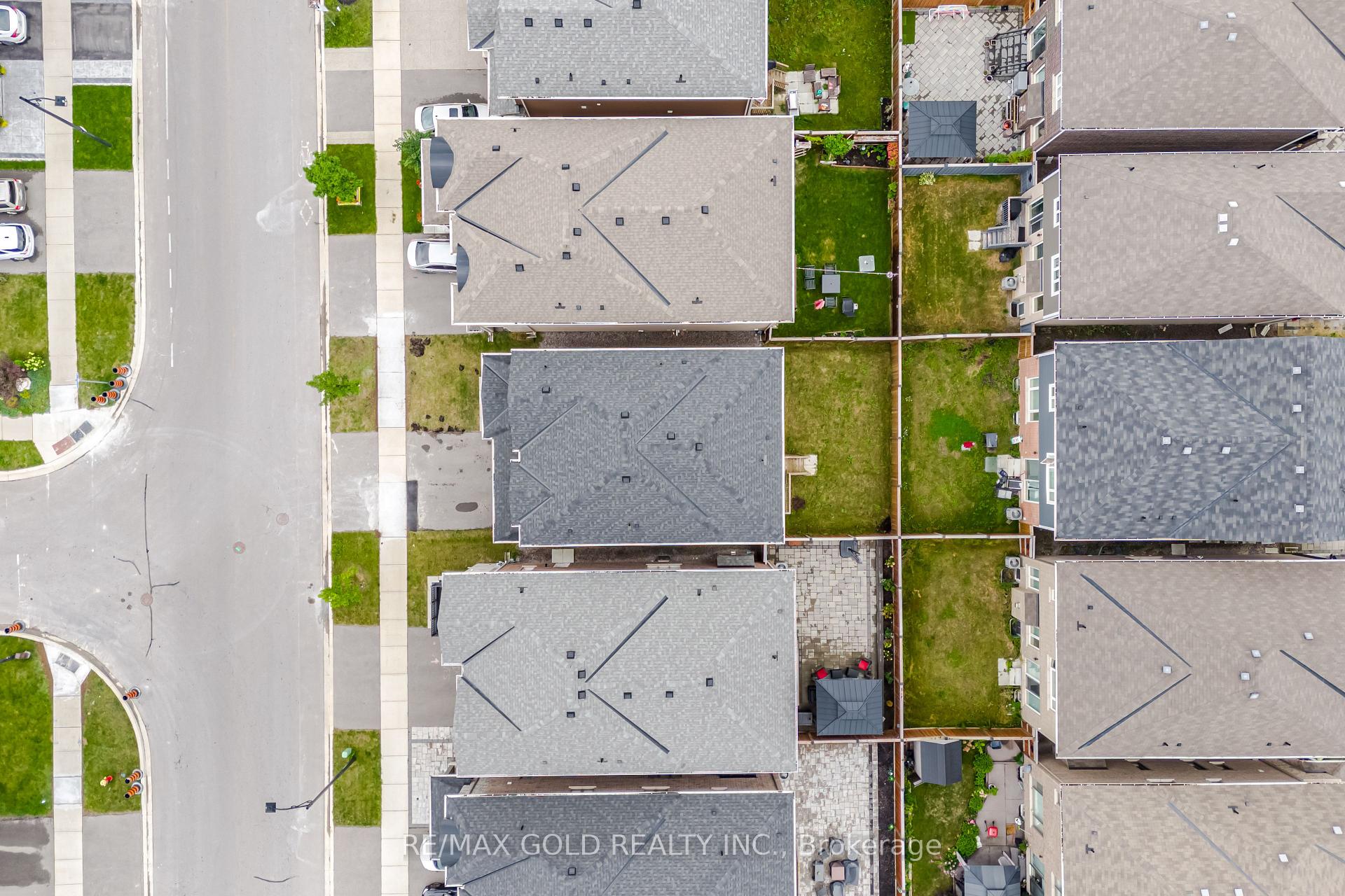 Photo 6 of 526 Kennedy Circle W, Milton, Cobban — HOMEH