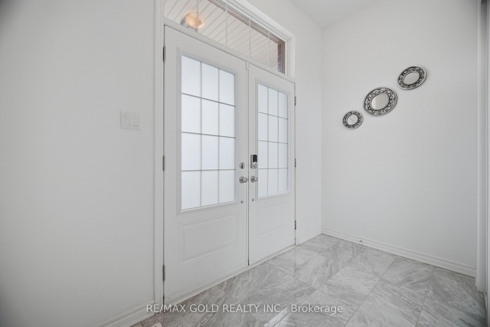 Photo 12 of 526 Kennedy Circle W, Milton, Cobban — HOMEH