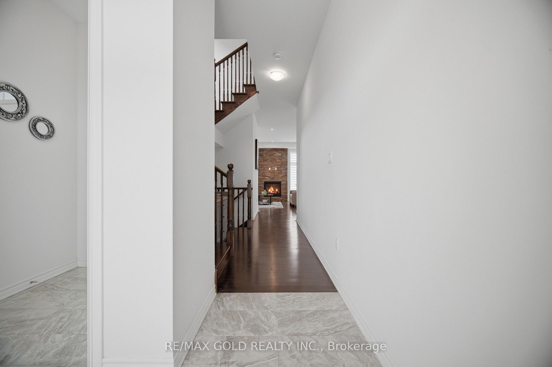 Photo 13 of 526 Kennedy Circle W, Milton, Cobban — HOMEH
