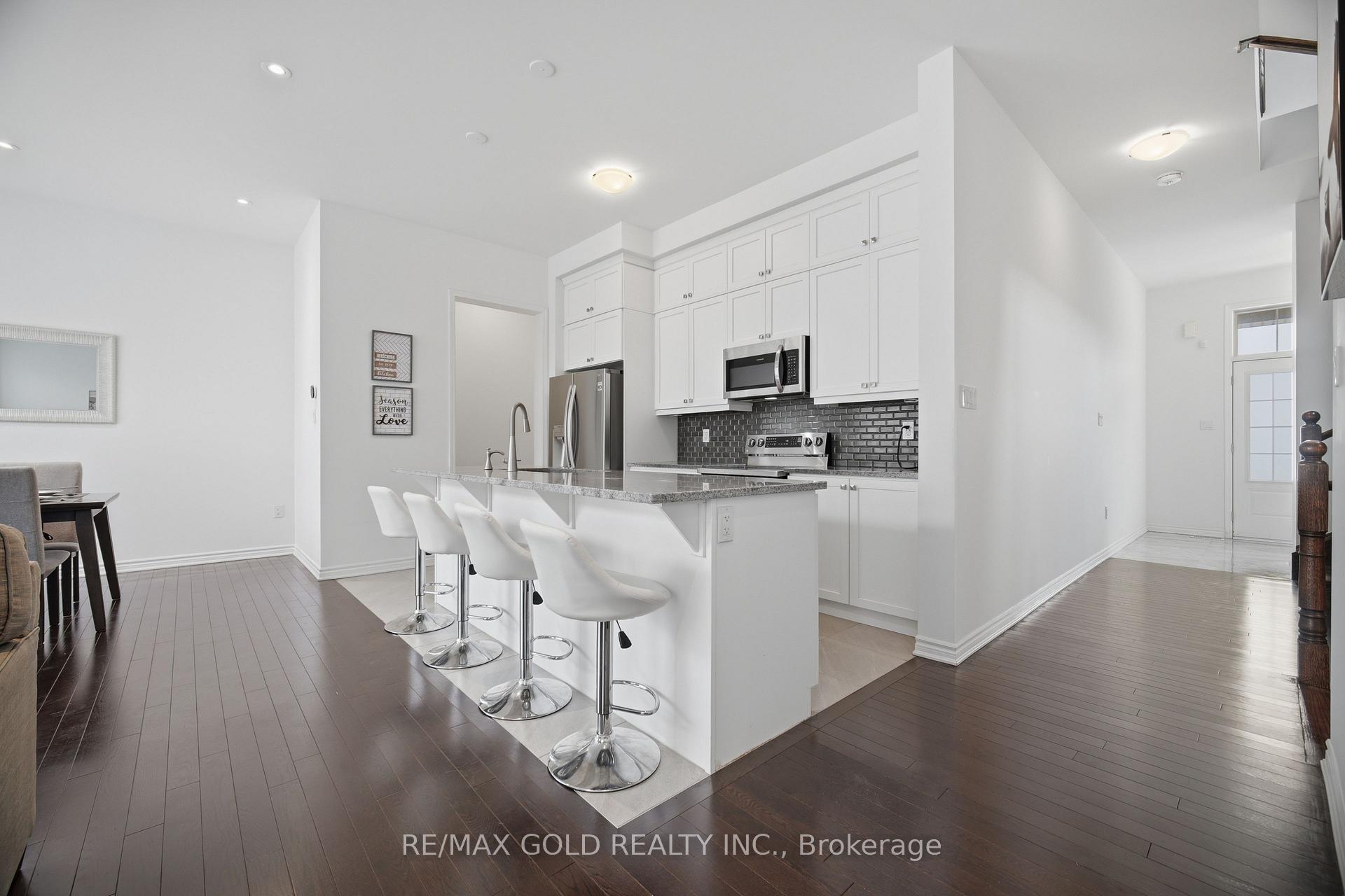 Photo 16 of 526 Kennedy Circle W, Milton, Cobban — HOMEH