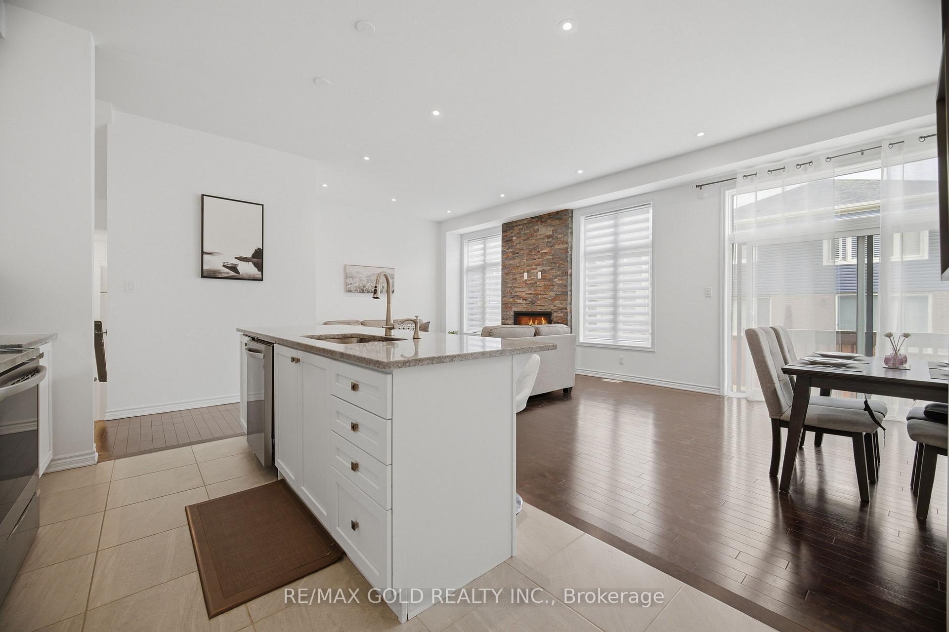 Photo 18 of 526 Kennedy Circle W, Milton, Cobban — HOMEH